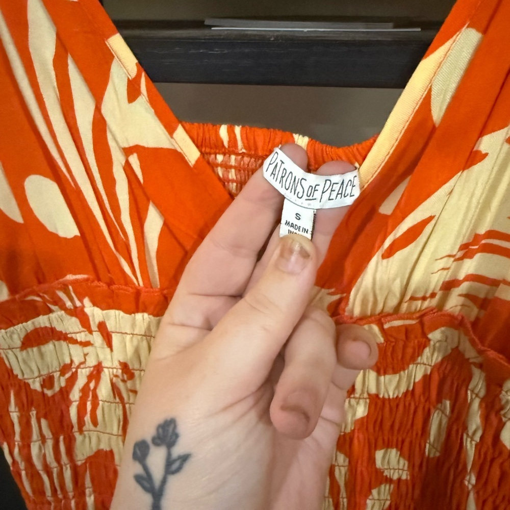 Patrons of Peace Vibrant Orange and Cream Sundress size small - Picture 4 of 8